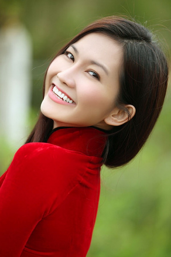 Kim Hiền ghi dấu ấn qua nhiều bộ phim như Hương phù sa, Dốc tình, Mùi ngò gai, Gia đình phép thuật, Thiên mệnh anh hùng... Ảnh: Tổng hợp