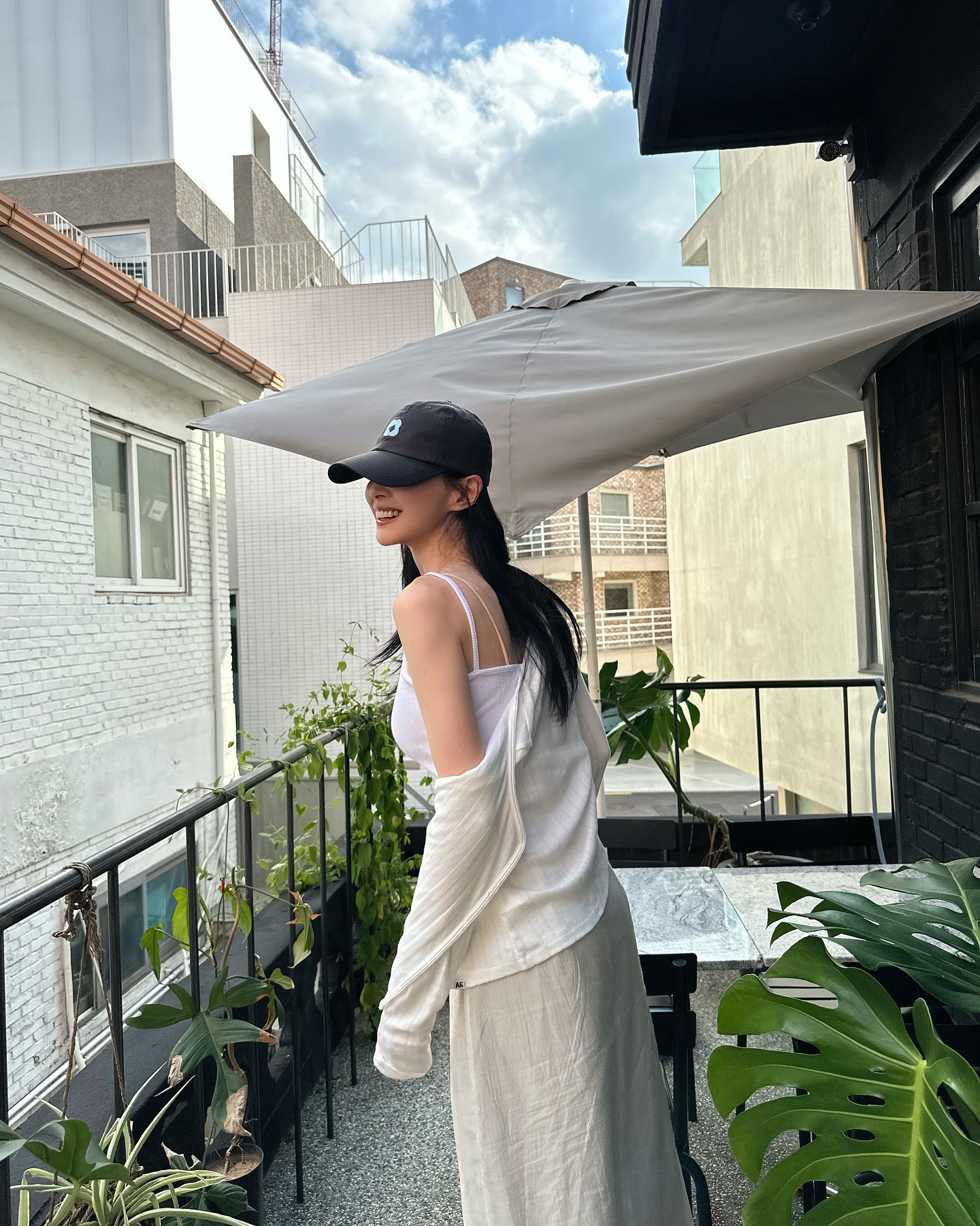Phong cách đời thường casual và nữ tính của Kwon Nara.