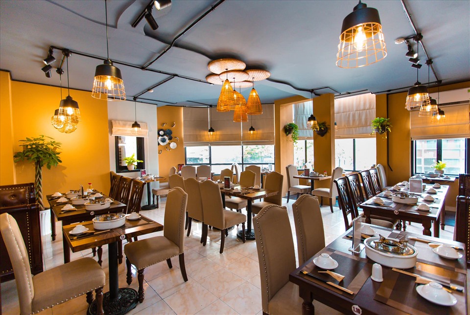 Nguyên Khang hiện là chủ chuỗi nhà hàng chả cá có 6 cơ sở ở cả Hà Nội và TP.HCM