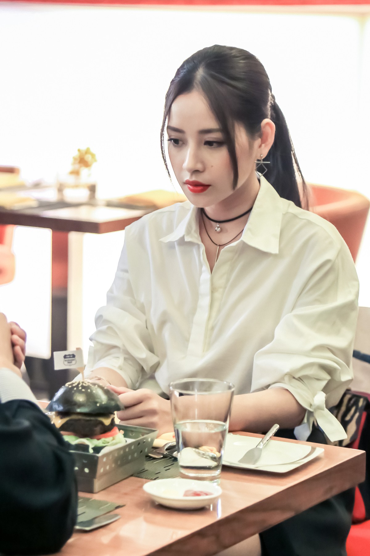 24 giây lý giải vì sao đây là nữ diễn viên đông fan nhất Việt Nam: Visual hoàn hảo không lệch một ly
