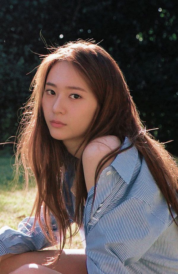 Nhiều người gọi Krystal là “cô gái của các cô gái” và xem cô như hình mẫu về nhan sắc