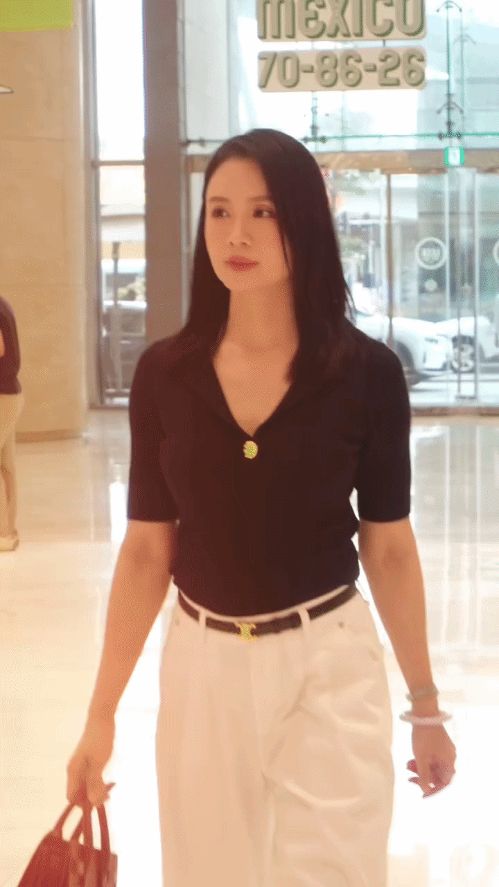 Set đồ đơn giản mà thanh lịch, hiện đại của Hồng Diễm.