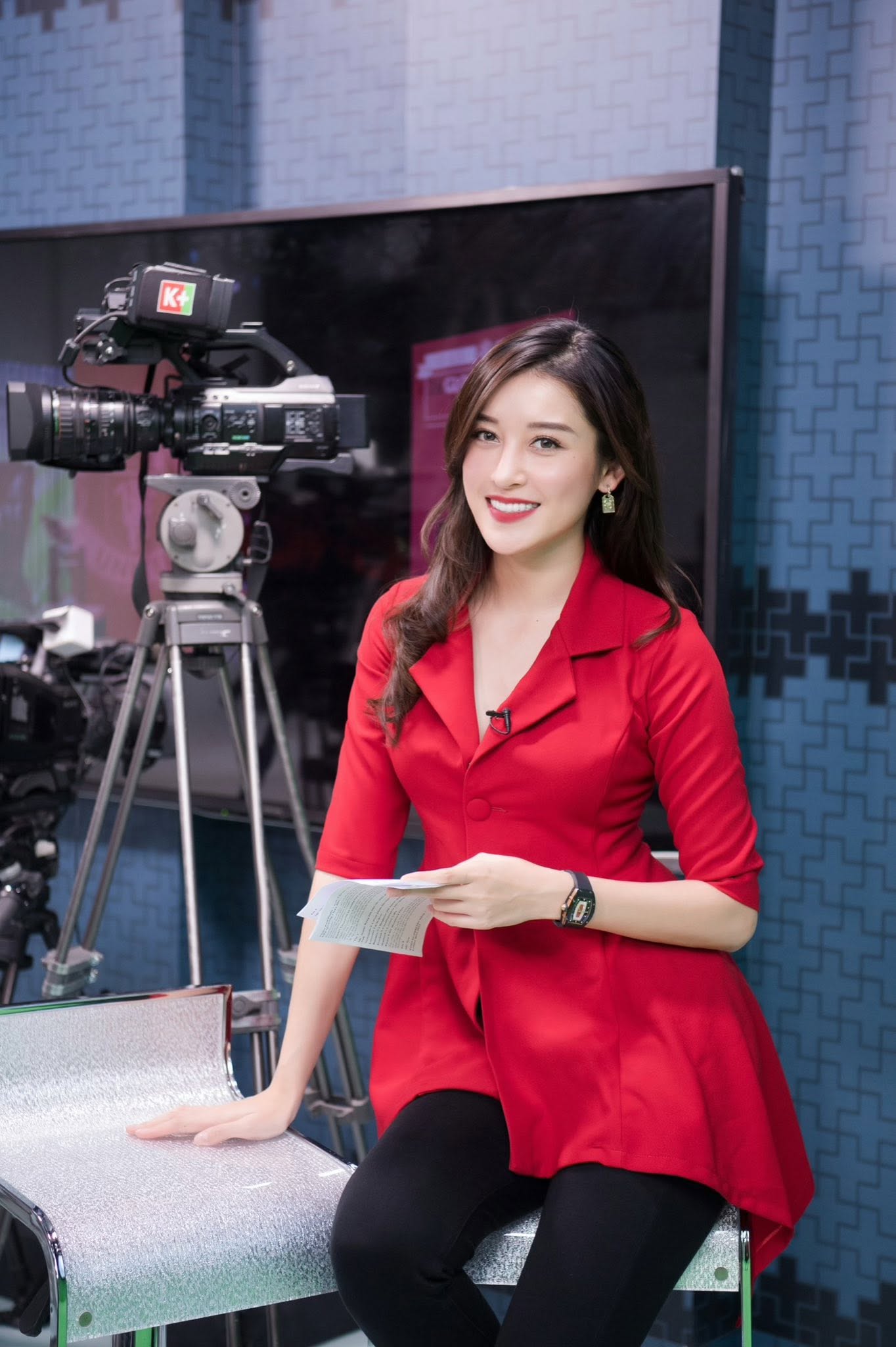 Cuối năm 2025, Huyền My bất ngờ thông báo dừng công việc MC sau 4 năm gắn bó. Ảnh: FBNV