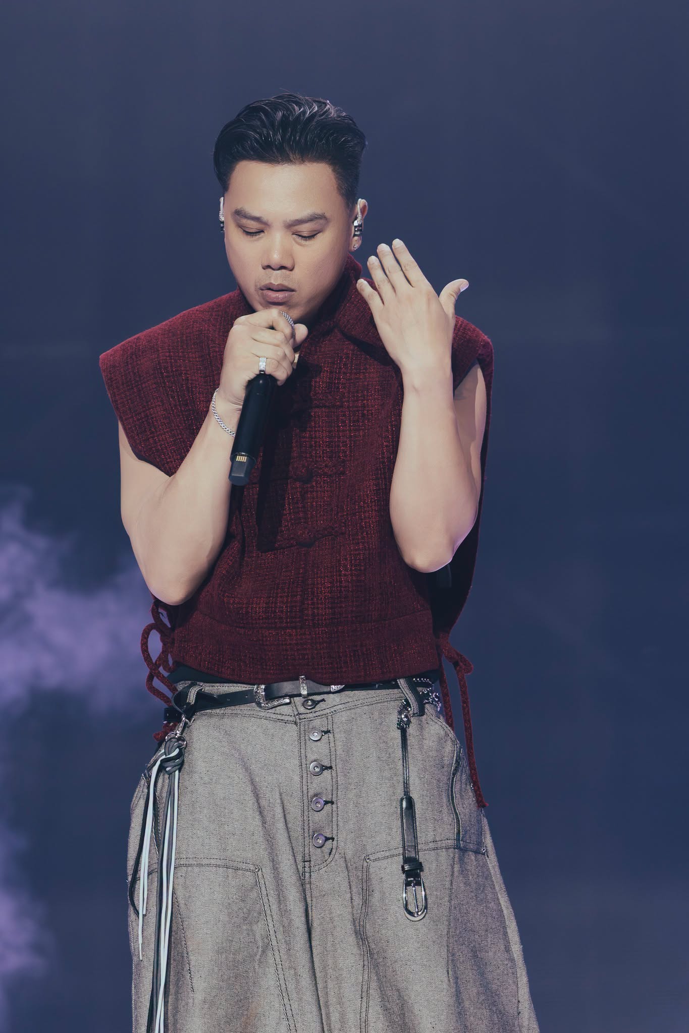 Thái VG là rapper người Mỹ gốc Việt, có nhiều năm hoạt động trong cộng đồng hip-hop