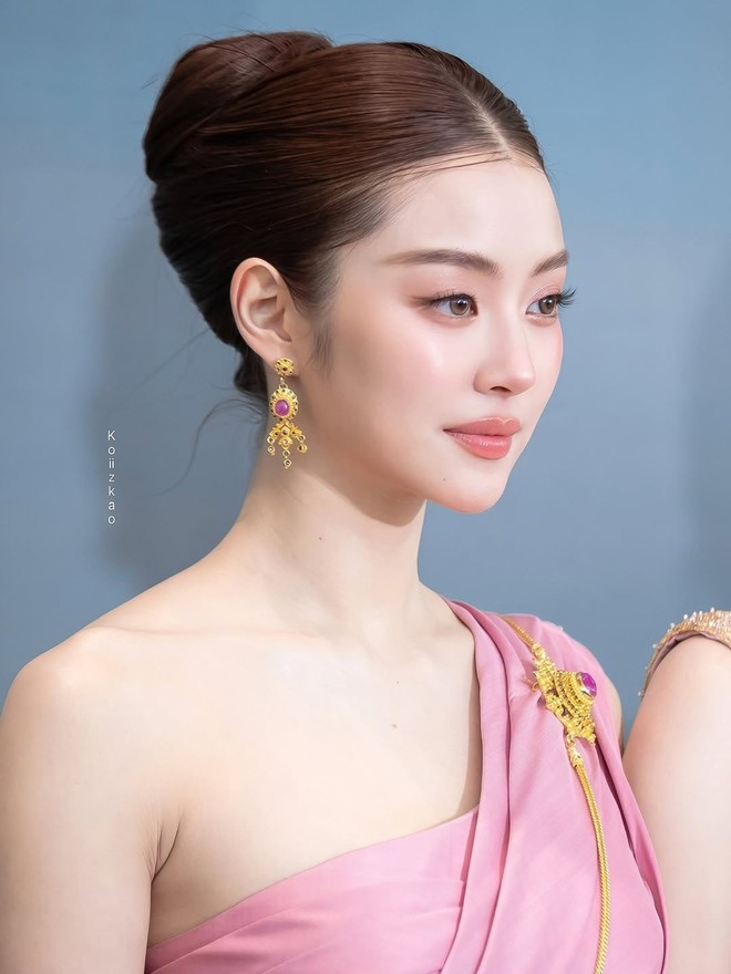 Tiểu thư Thái Lan mang vẻ đẹp