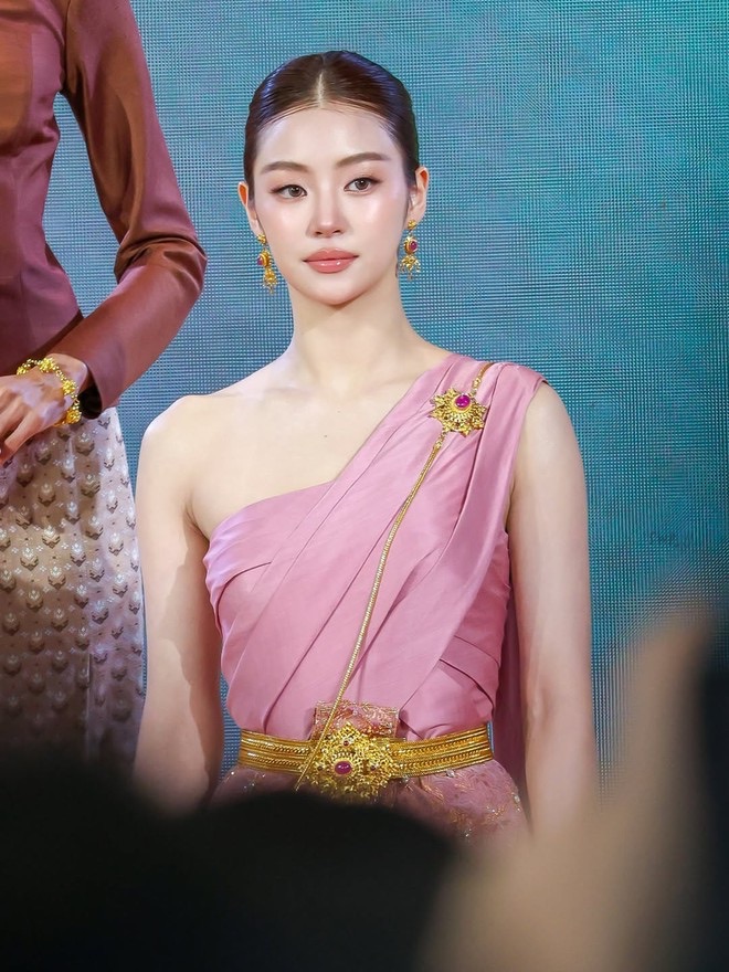Hình ảnh mặc Thái Phục đẹp
