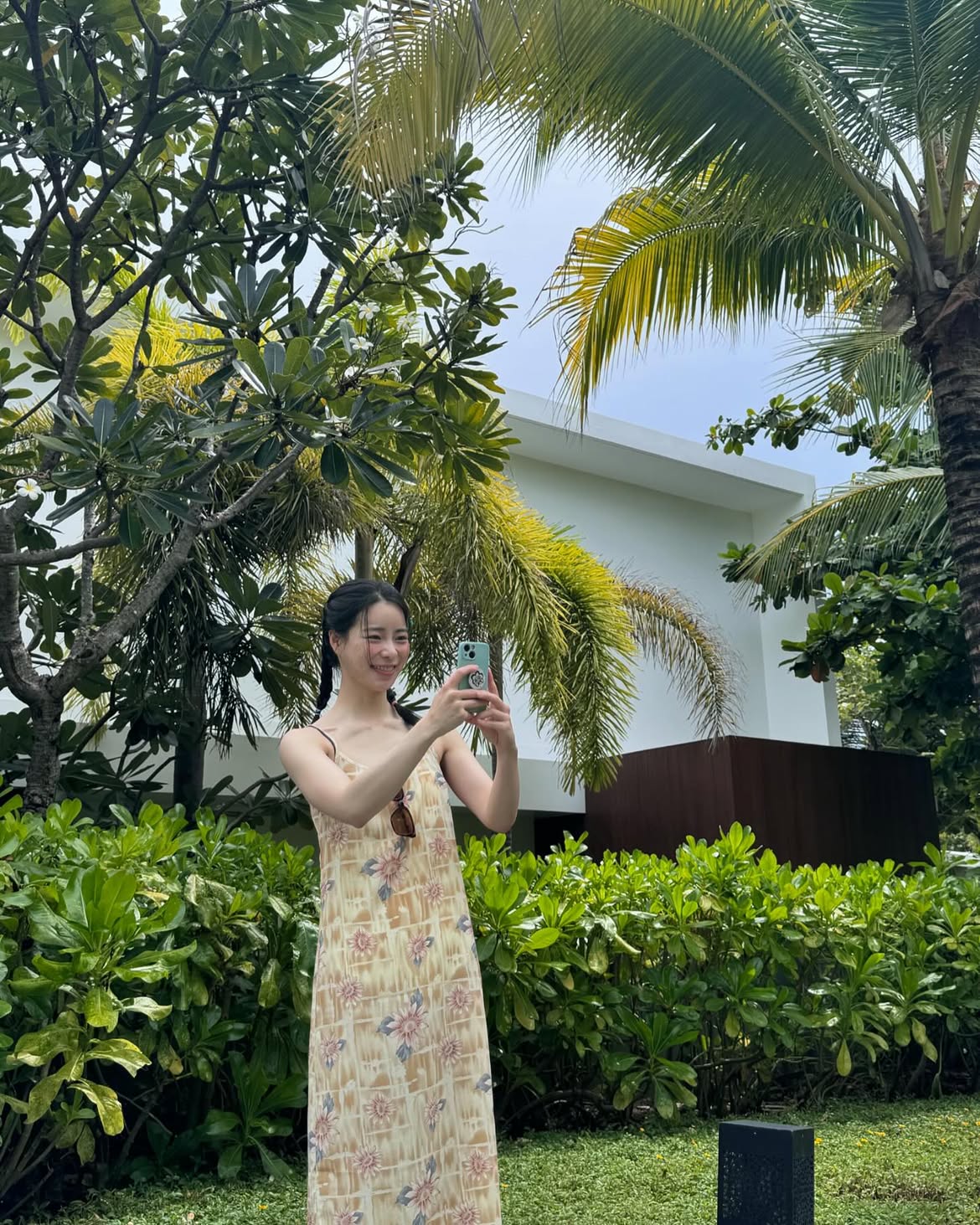 Mỹ nhân showbiz 36 tuổi mà visual tươi rói tựa nắng hè, nhìn style còn tưởng cô là gái đôi mươi
