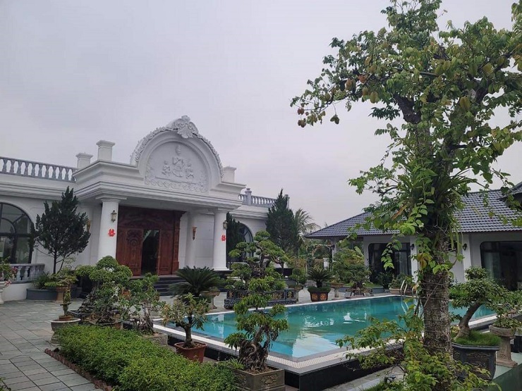 Khu nhà chính.