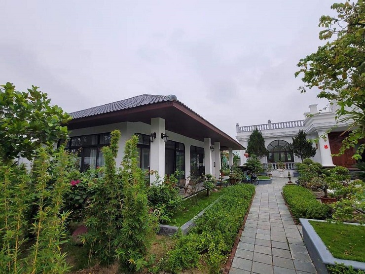 Lối đi lát đá.