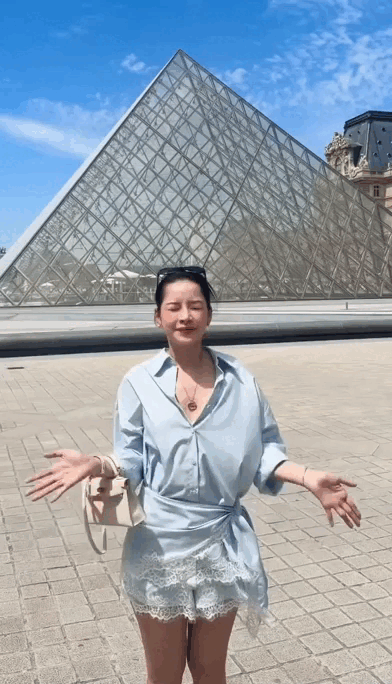 Chi Pu ở Paris mặc đẹp không trượt look nào, diện toàn hot trend của năm