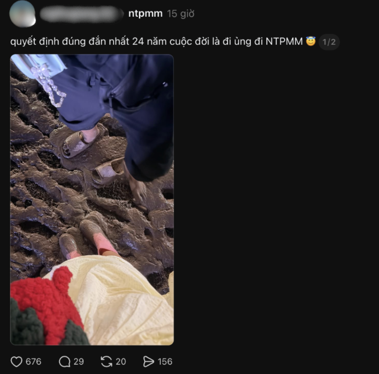 Giữa vũng bùn khổng lồ huỷ diệt giày dép tại show Những Thành Phố Mơ Màng: Không phải áo mưa, biệt đội thắng đời khoe chiến tích vì thủ sẵn 1 món đồ