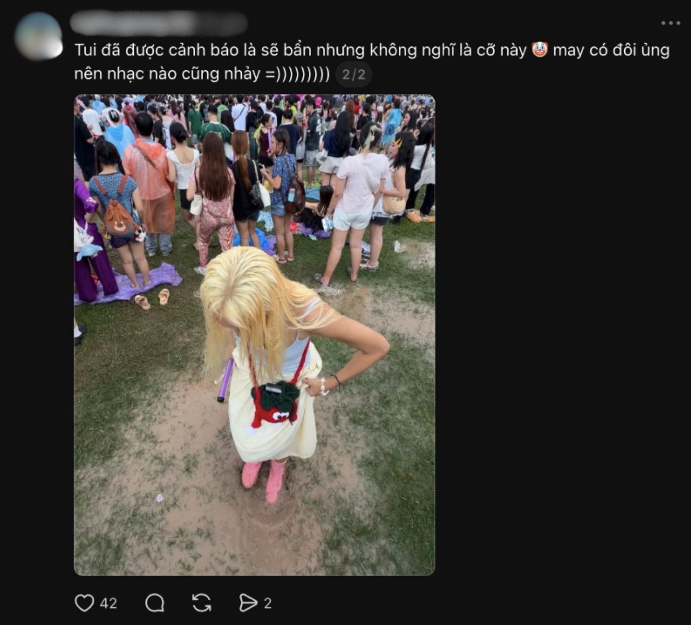 Giữa vũng bùn khổng lồ huỷ diệt giày dép tại show Những Thành Phố Mơ Màng: Không phải áo mưa, biệt đội thắng đời khoe chiến tích vì thủ sẵn 1 món đồ