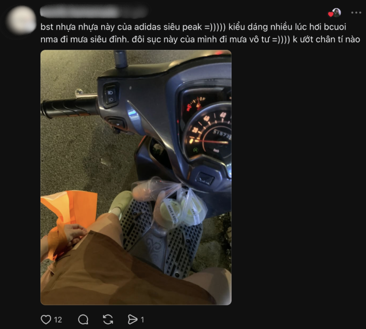 Giữa vũng bùn khổng lồ huỷ diệt giày dép tại show Những Thành Phố Mơ Màng: Không phải áo mưa, biệt đội thắng đời khoe chiến tích vì thủ sẵn 1 món đồ