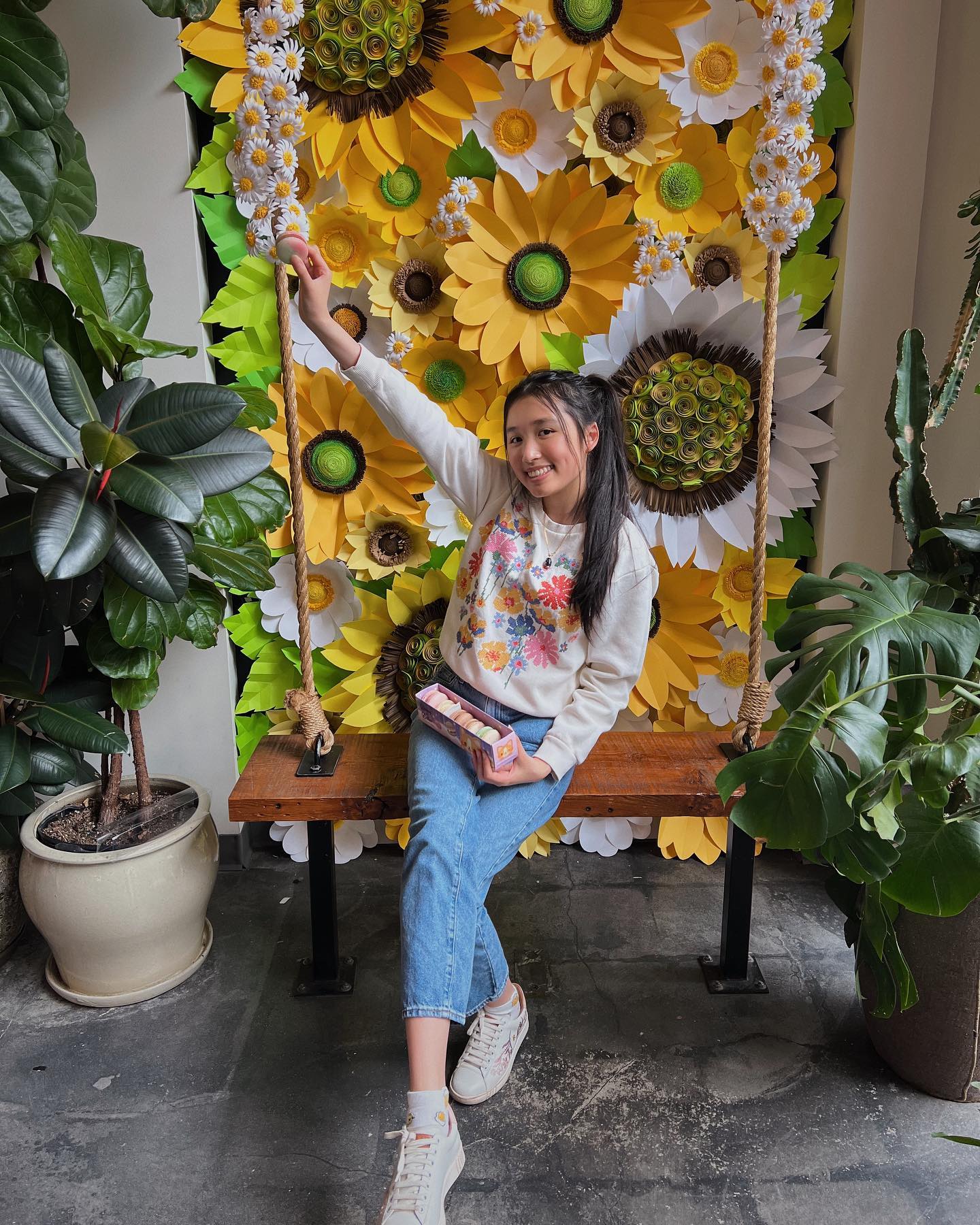 Tuổi 20 của richkid Jenny Huỳnh: Visual ngày càng