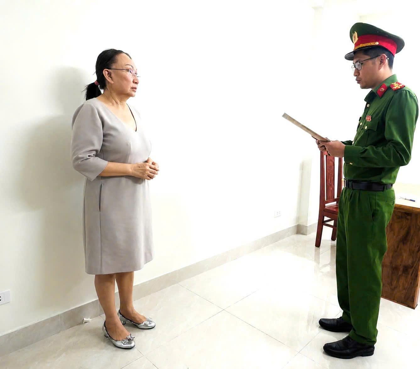 Bà Lê Thị Ngọc Mỹ - Giám đốc Công ty TNHH vàng bạc và đá quý Kim Lý (chủ tiệm vàng Kim Lý)