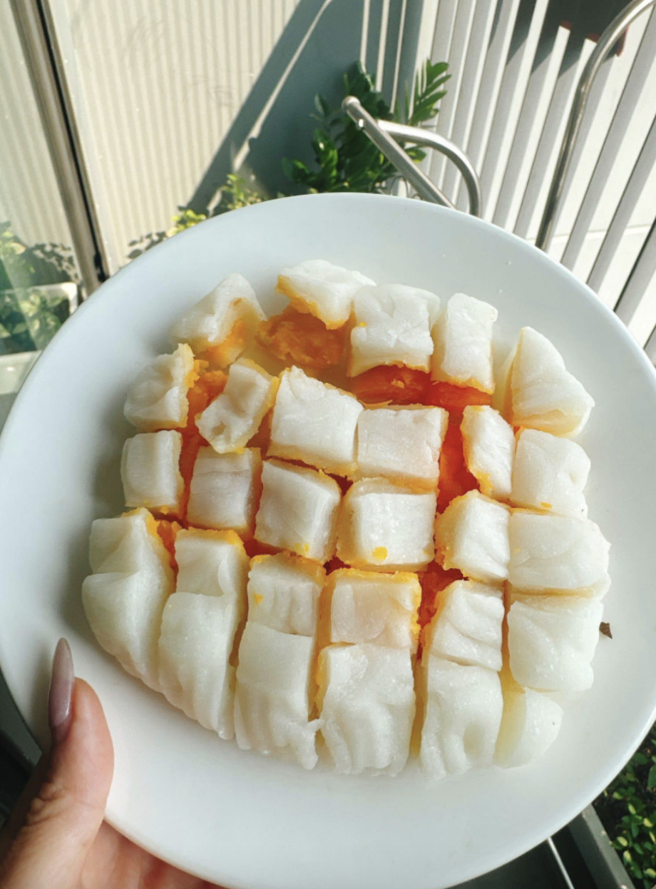 Bánh dẻo bốn trứng.