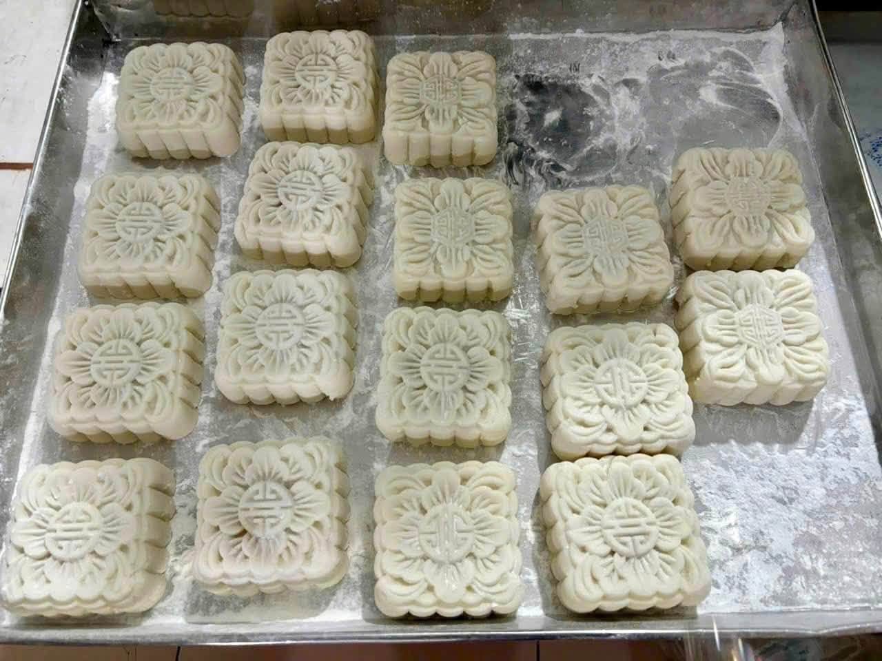 Nguồn gốc bánh sen dẻo 4 trứng ép dẹt