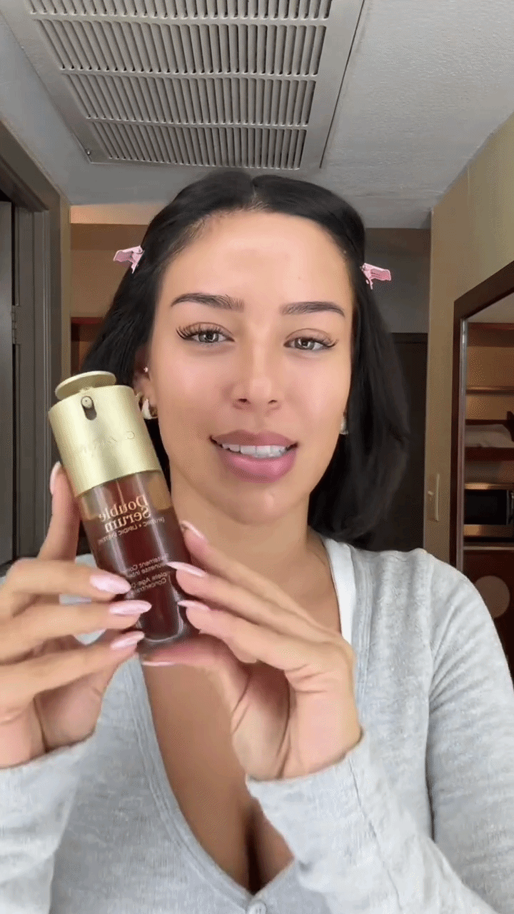 Chai serum yêu thích của Ashlyn.