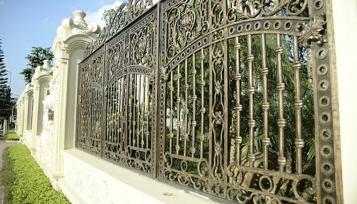 Lâu đài sinh đôi độc nhất Việt Nam