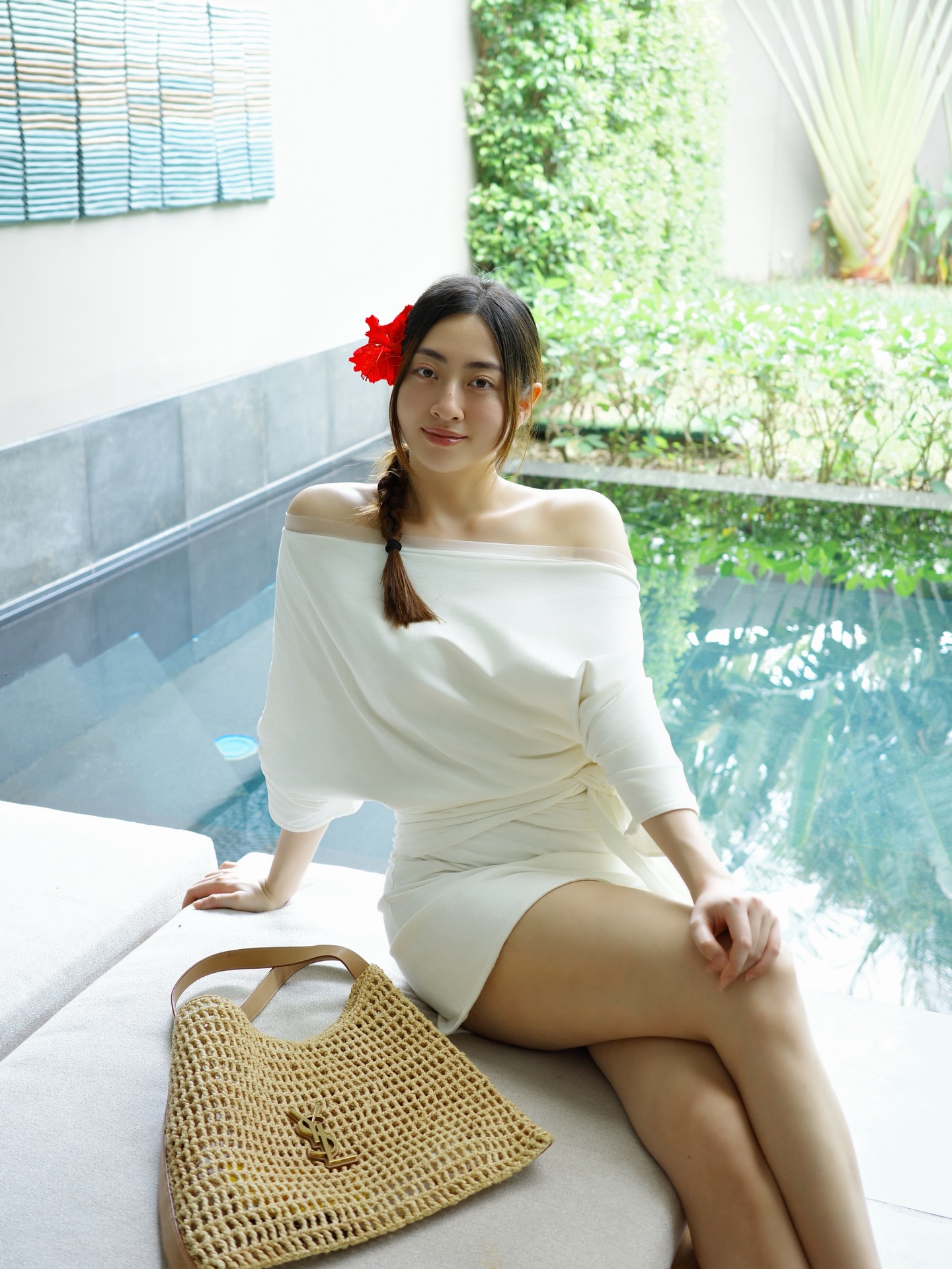 Mỹ nhân chân dài nhất showbiz: Cả đời không biết mặc xấu là gì, diện đồ cơ bản vẫn sang ngút ngàn