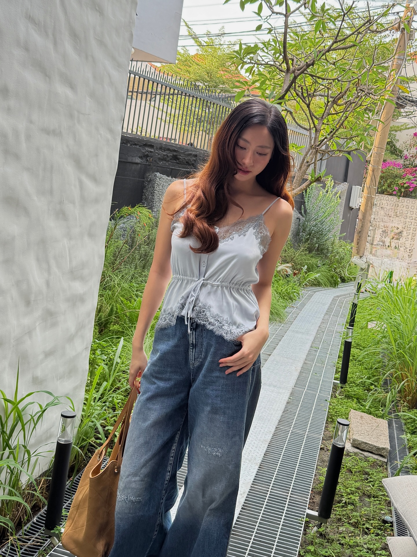 Mỹ nhân chân dài nhất showbiz: Cả đời không biết mặc xấu là gì, diện đồ cơ bản vẫn sang ngút ngàn