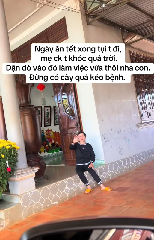 Mỹ Linh cho biết bố mẹ chồng thường xuyên gửi đồ ăn cho cô, mỗi lần tạm biệt con là bịn rịn.