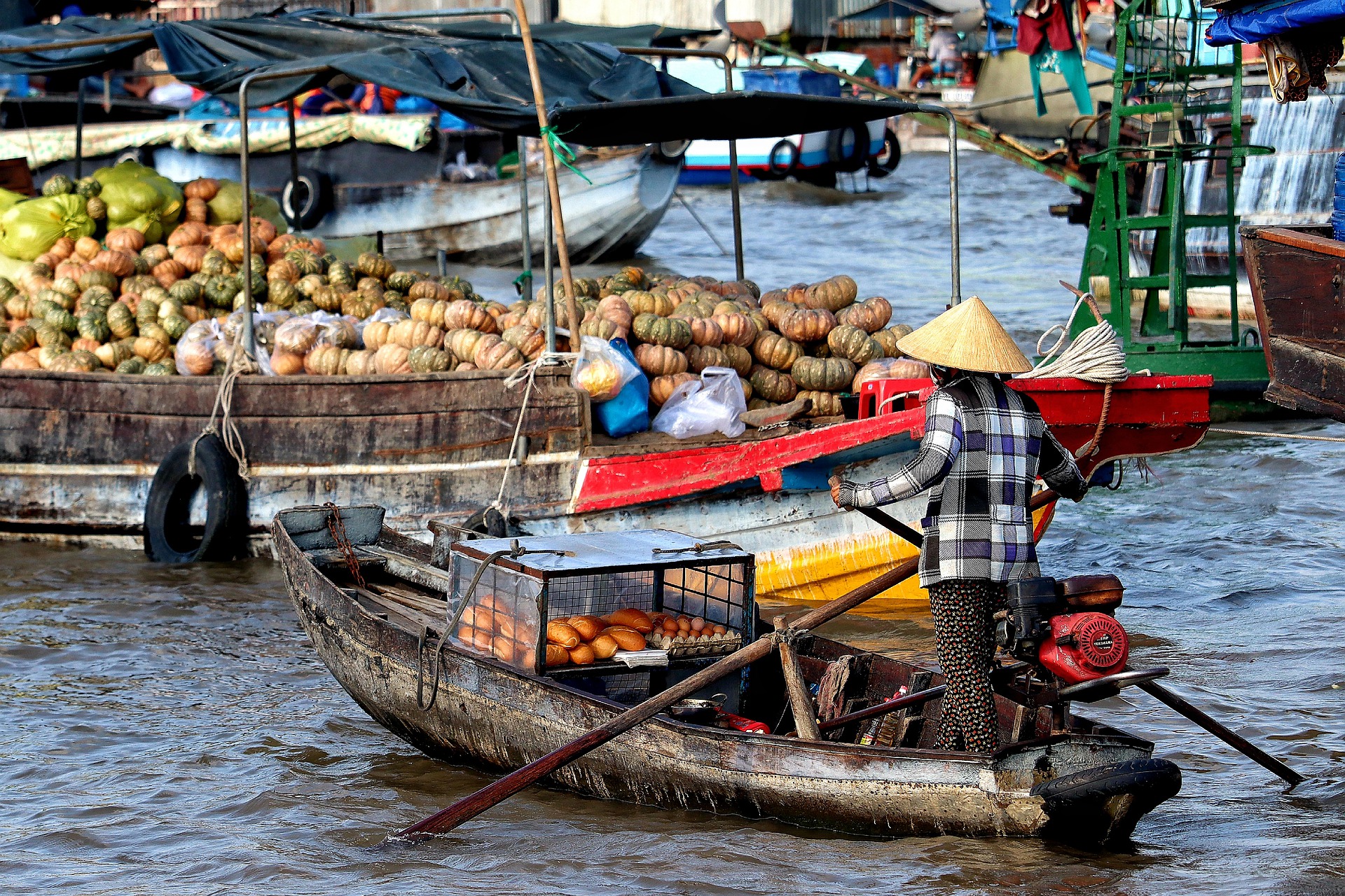 Vì sao gọi là chợ nổi?