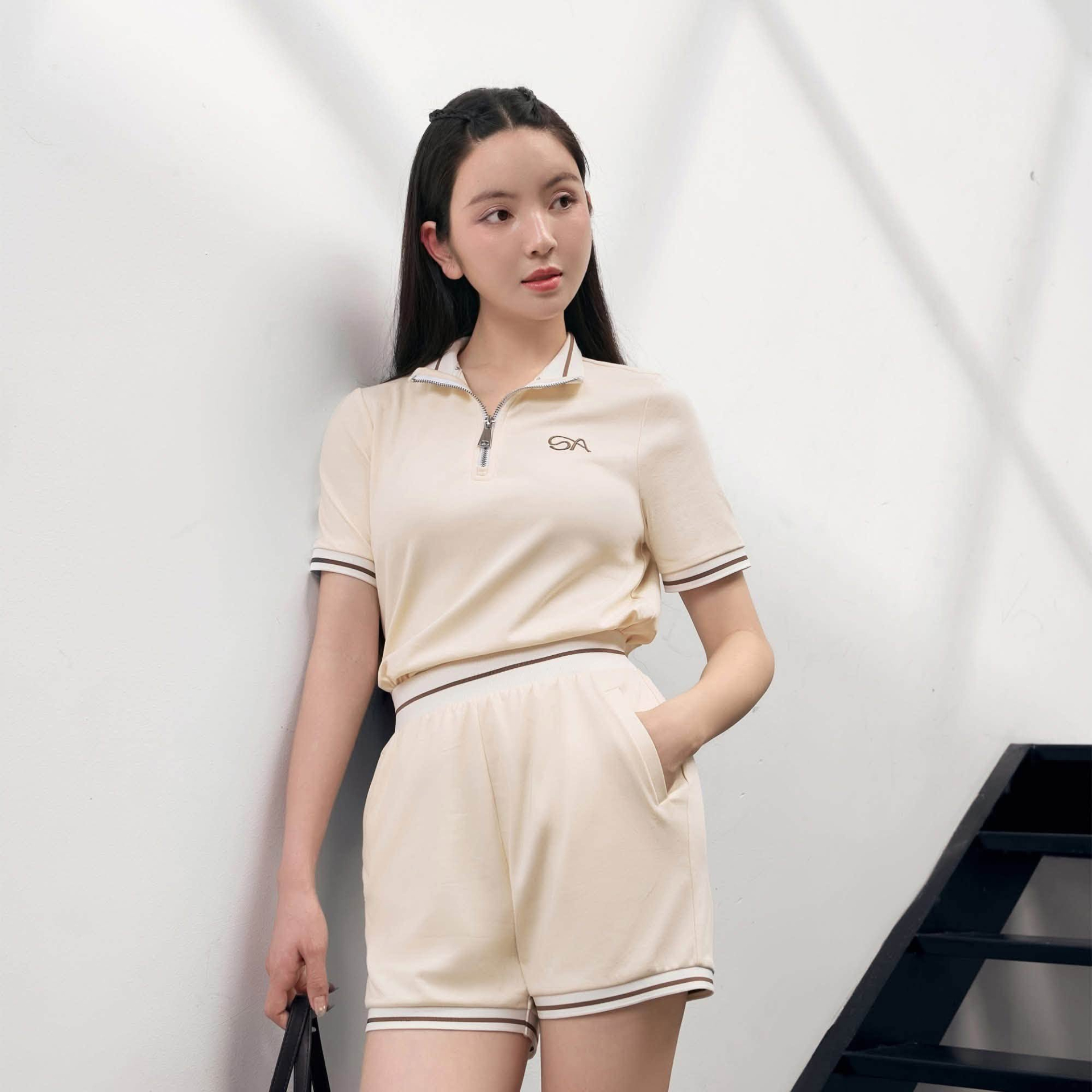 Với sức ảnh hưởng và lượng người theo dõi đông đảo, Chu Thanh Huyền đã và đang tiếp tục lèo lái thương hiệu thời trang cá nhân trước phản ứng không như mong đợi.