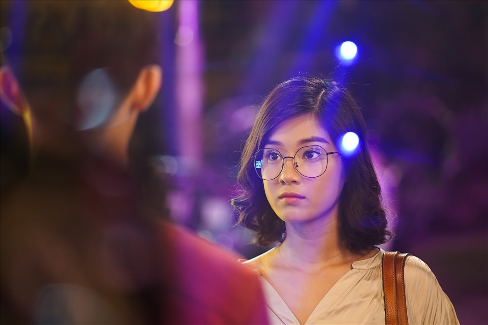 Lần đầu có mỹ nhân Việt đóng tận 9 phim lỗ nặng, hào quang nữ thần thanh xuân đã vụt tắt