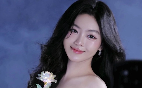 Lọ Lem xinh từ nhỏ đến lớn