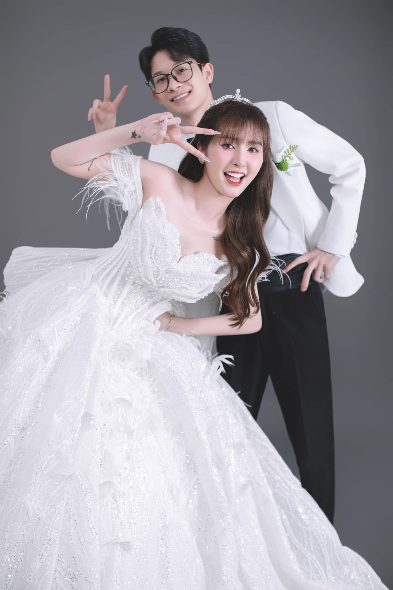 Ảnh cưới của cặp đôi