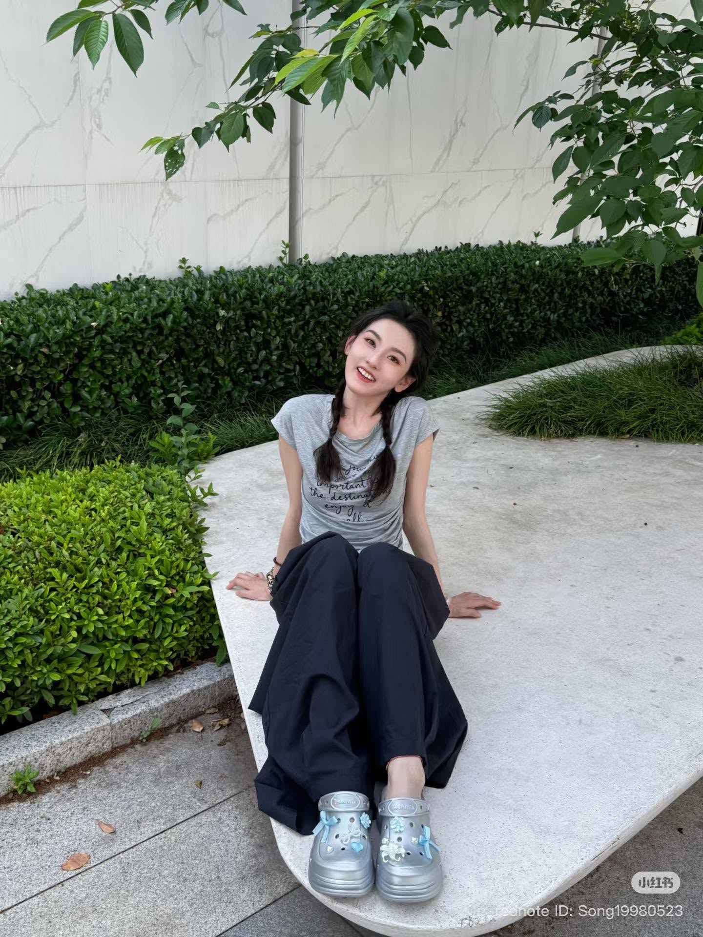Mỹ nhân mắt to hơn miệng, lấp lánh như kim cương: Ăn mặc đẹp đến mức chẳng nỡ lướt qua