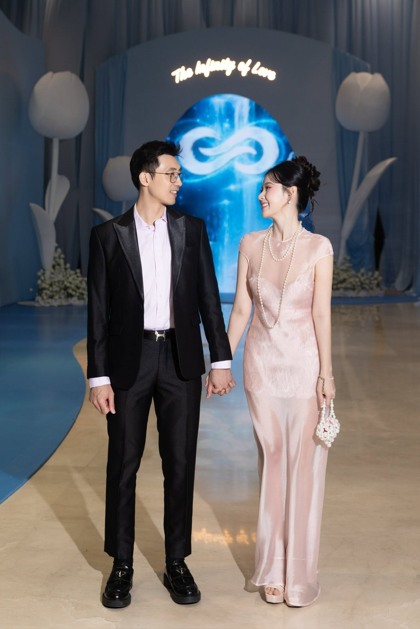 Midu làm dâu nhà Chủ tịch tập đoàn theo kiểu “chả giống ai”