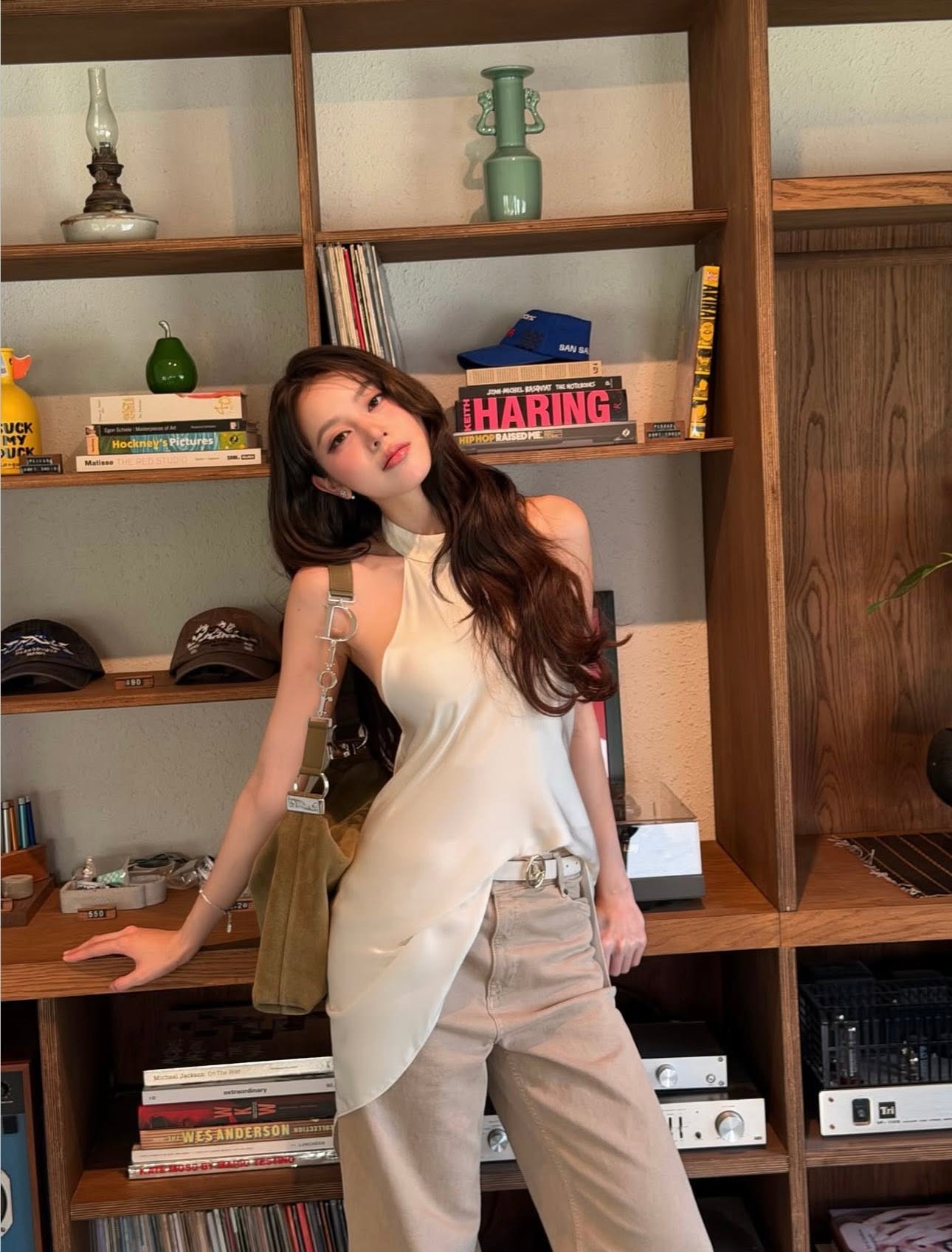 Mỹ nhân đứng yên cũng tỏa hào quang nữ chính: Có biệt tài khiến outfit basic hóa 