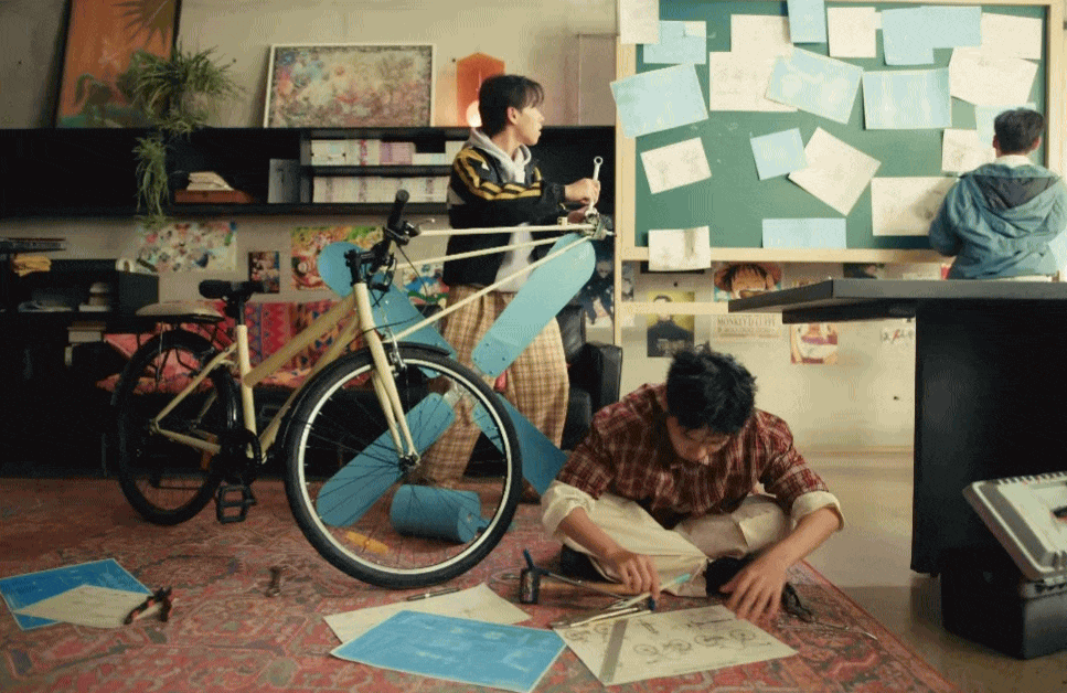 Nhóm nhạc khổ nhất Việt Nam: Làm miniconcert miễn phí ở chợ Bình Tây chỉ có 11 người xem, ra mắt từng bước chật vật
