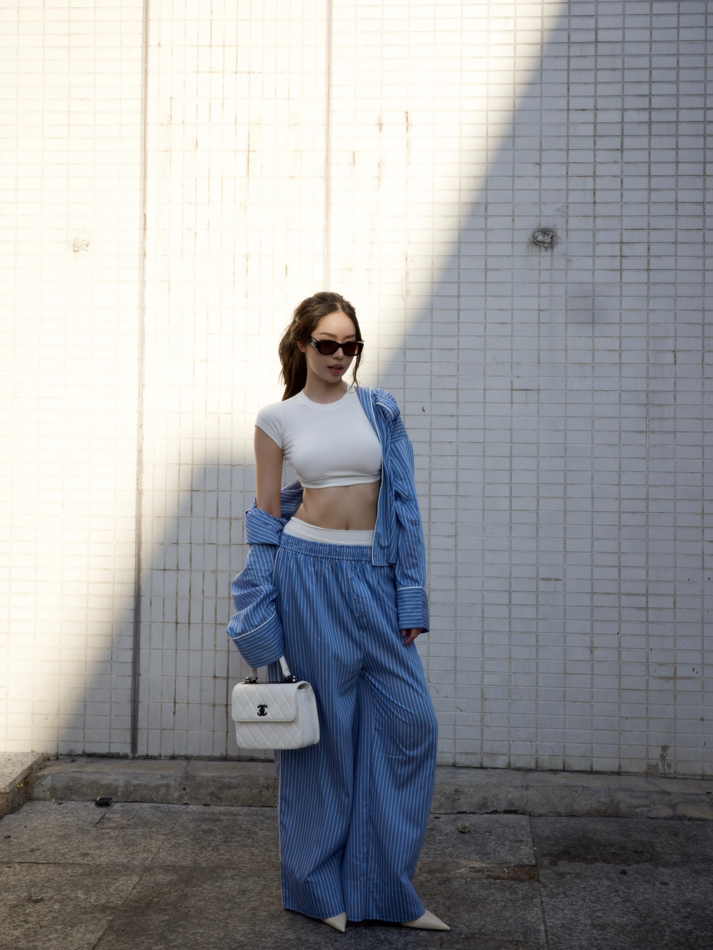 Mỹ nhân đứng yên cũng tỏa hào quang nữ chính: Có biệt tài khiến outfit basic hóa 