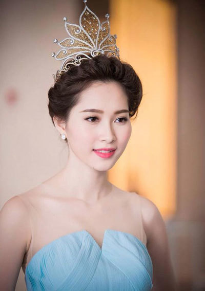 Hoa hậu từng đi làm pha chế: Nay làm mẹ 3 con, chồng là TGĐ tập đoàn hàng chục nghìn tỷ đồng