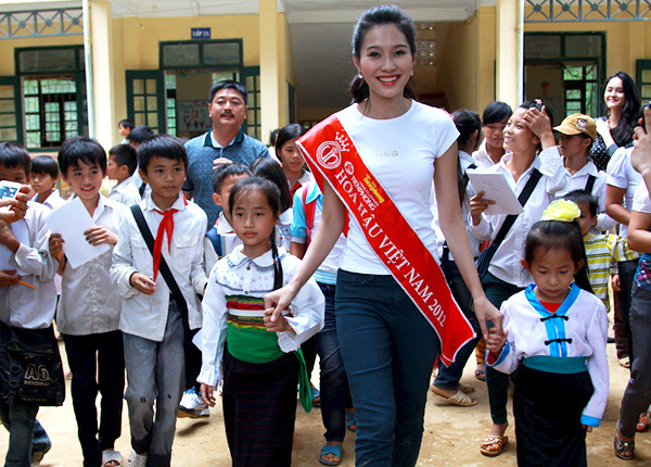 Đặng Thu Thảo bắt đầu được biết tới sau khi đăng quang Hoa hậu Việt Nam 2012. Ảnh: FBNV