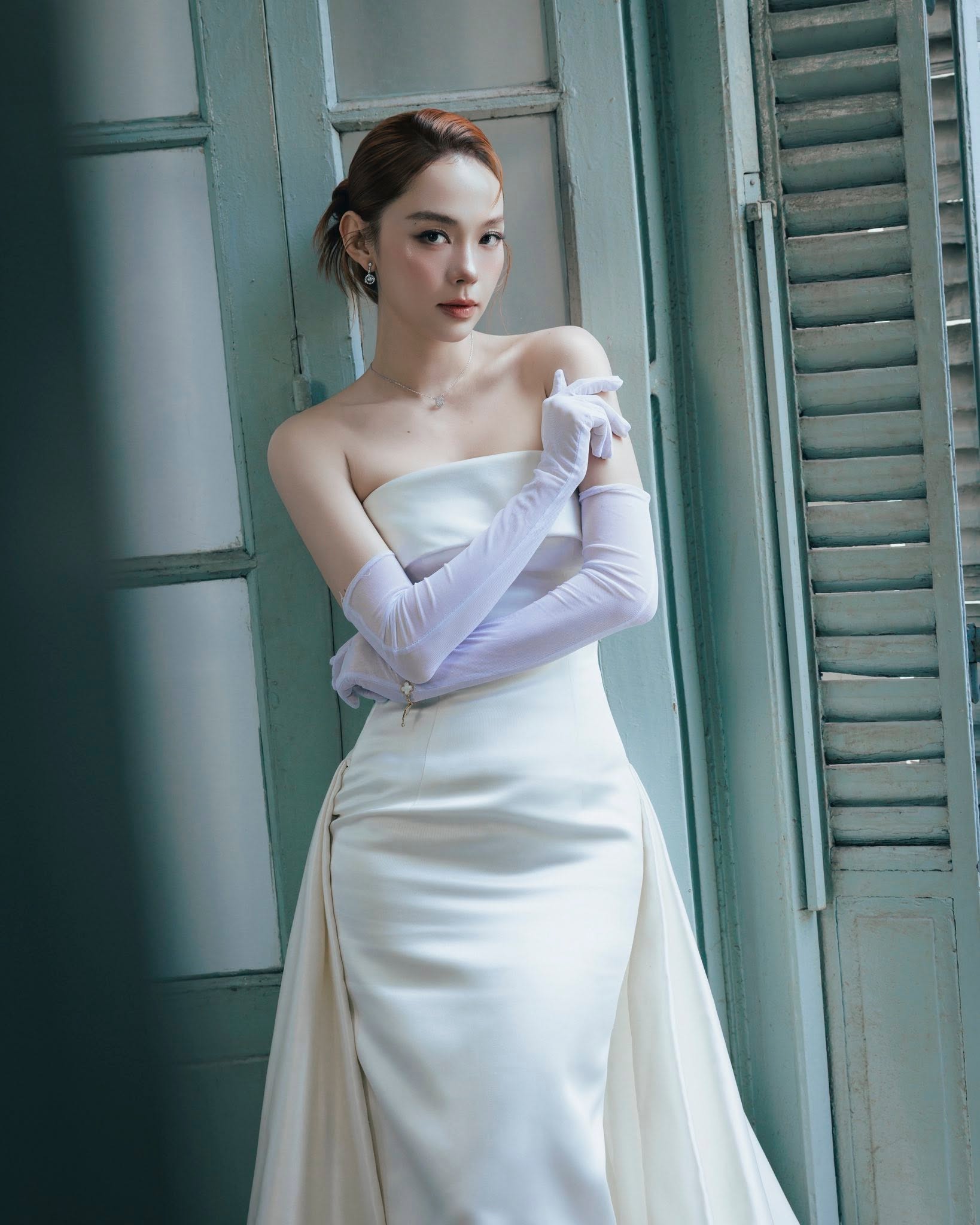 Minh Hằng bước chân vào làng giải trí từ năm 16 tuổi với vai trò ca sĩ. Ảnh: FBNV