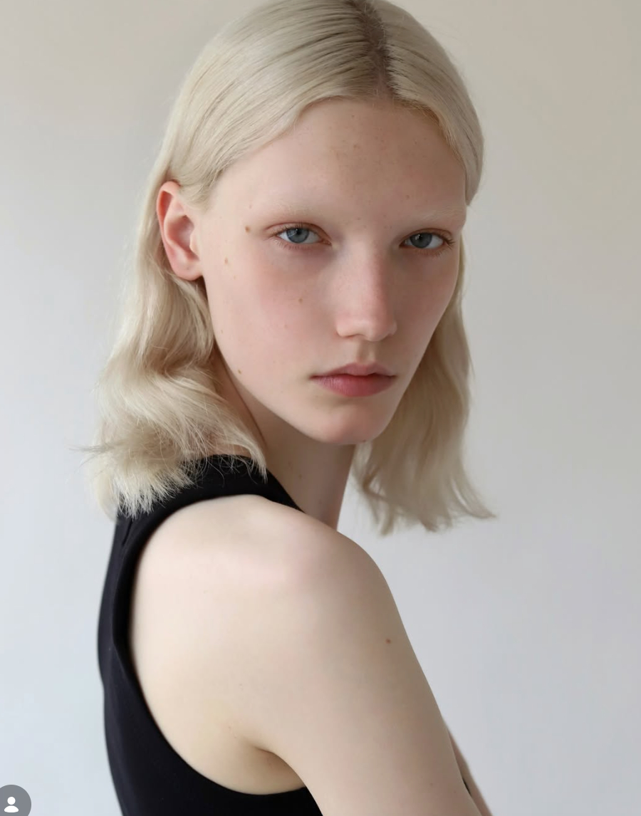Cận cảnh visual đẹp siêu thực của Ivy Stewart.