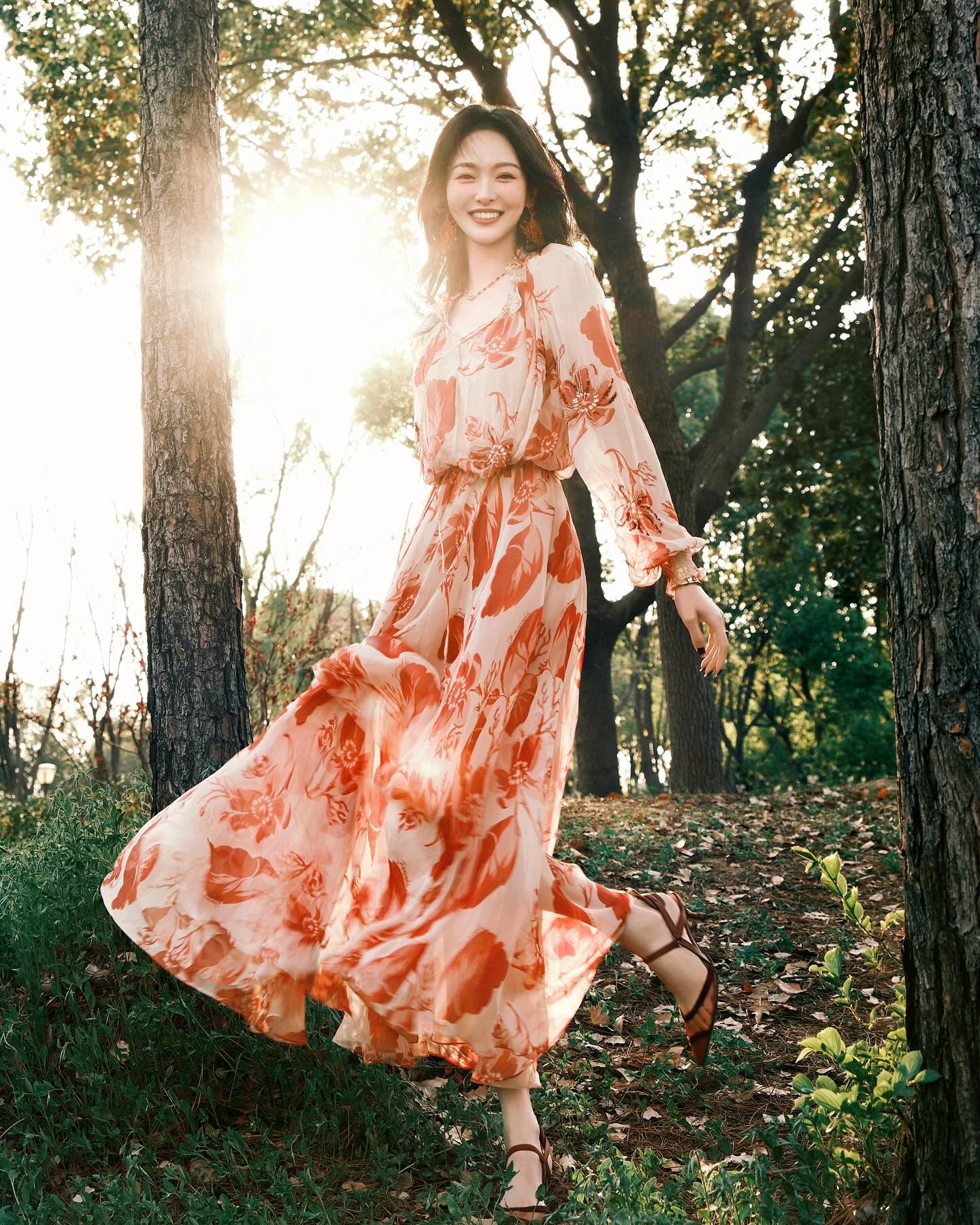 Mỹ nhân “một nửa là nhan sắc, một nửa là thần thái”: Xuất hiện ở đâu cũng hút sạch spotlight