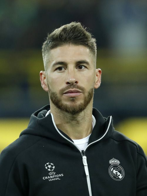 Ferrari cũ vẫn là Ferrari, Sergio Ramos có 40 tuổi vẫn nét