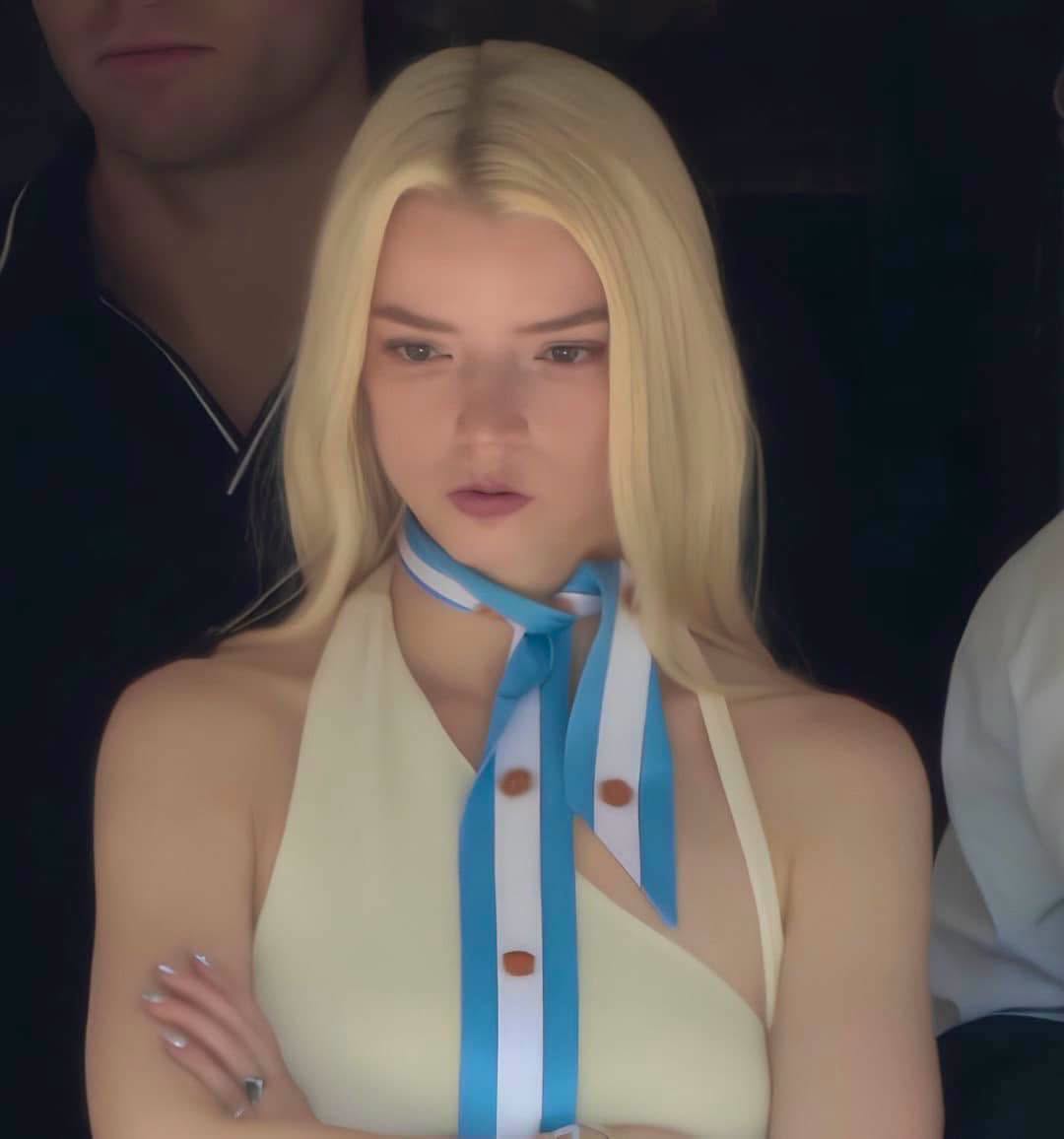 Mỹ nhân World Cup viral với khoảnh khắc