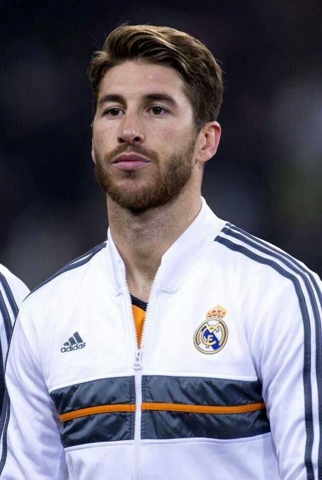 Ferrari cũ vẫn là Ferrari, Sergio Ramos có 40 tuổi vẫn nét