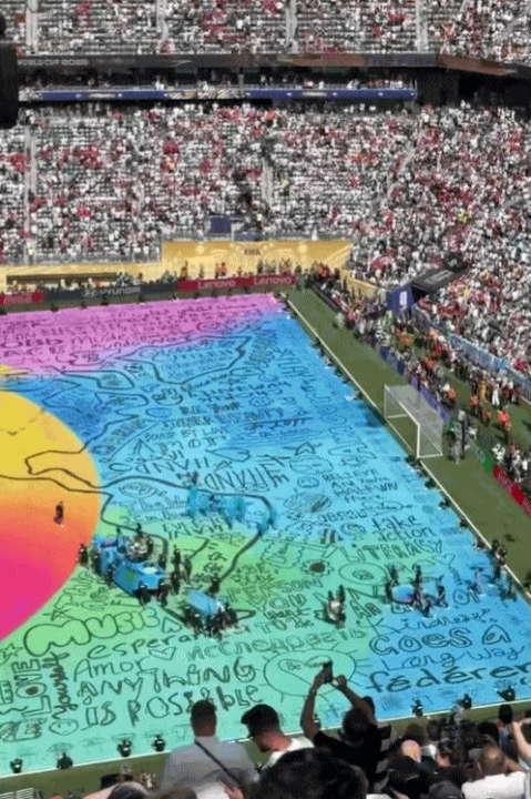 Phía sau 11 phút haftime show gây bão World Cup 2026: 5 phút trải bạt khổng lồ, cả trăm người chạy hồng hộc tiêu tốn 7 tỷ đồng