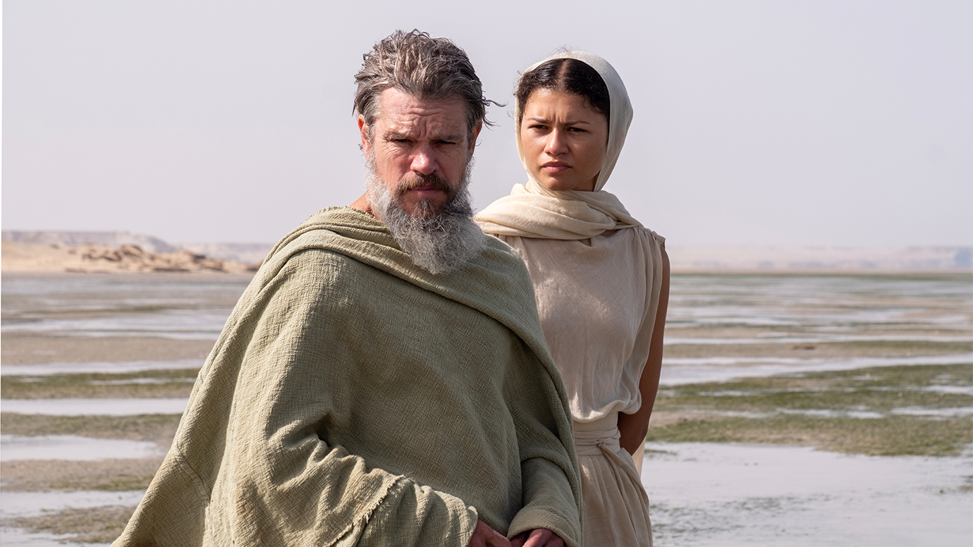 Matt Damon và Zendaya trong vai Odysseus và nữ thần Athena trong phim The Odyssey (2026) (Ảnh: Universal Pictures)