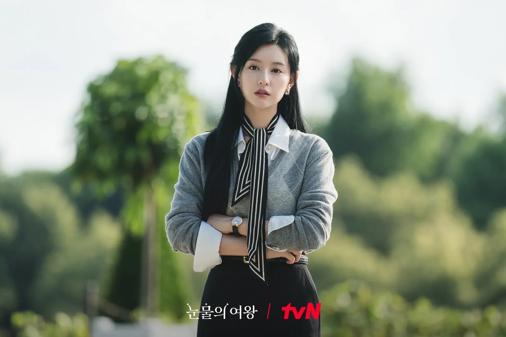 Với vai Hong Hae In của Queen Of Tears, Kim Ji Won cho thấy cô thực sự sở hữu visual búng ra tài phiệt.