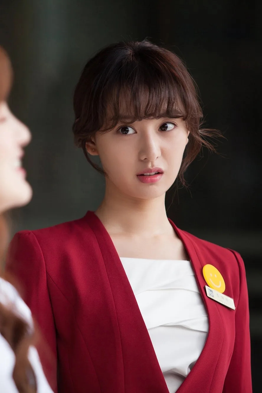 Kim Ji Won có gương mặt cực kỳ sang, nhưng khi cần khắc họa những nhân vật bình thường thay vì vai tài phiệt, cô vẫn luôn biết cách chinh phục khán giả.