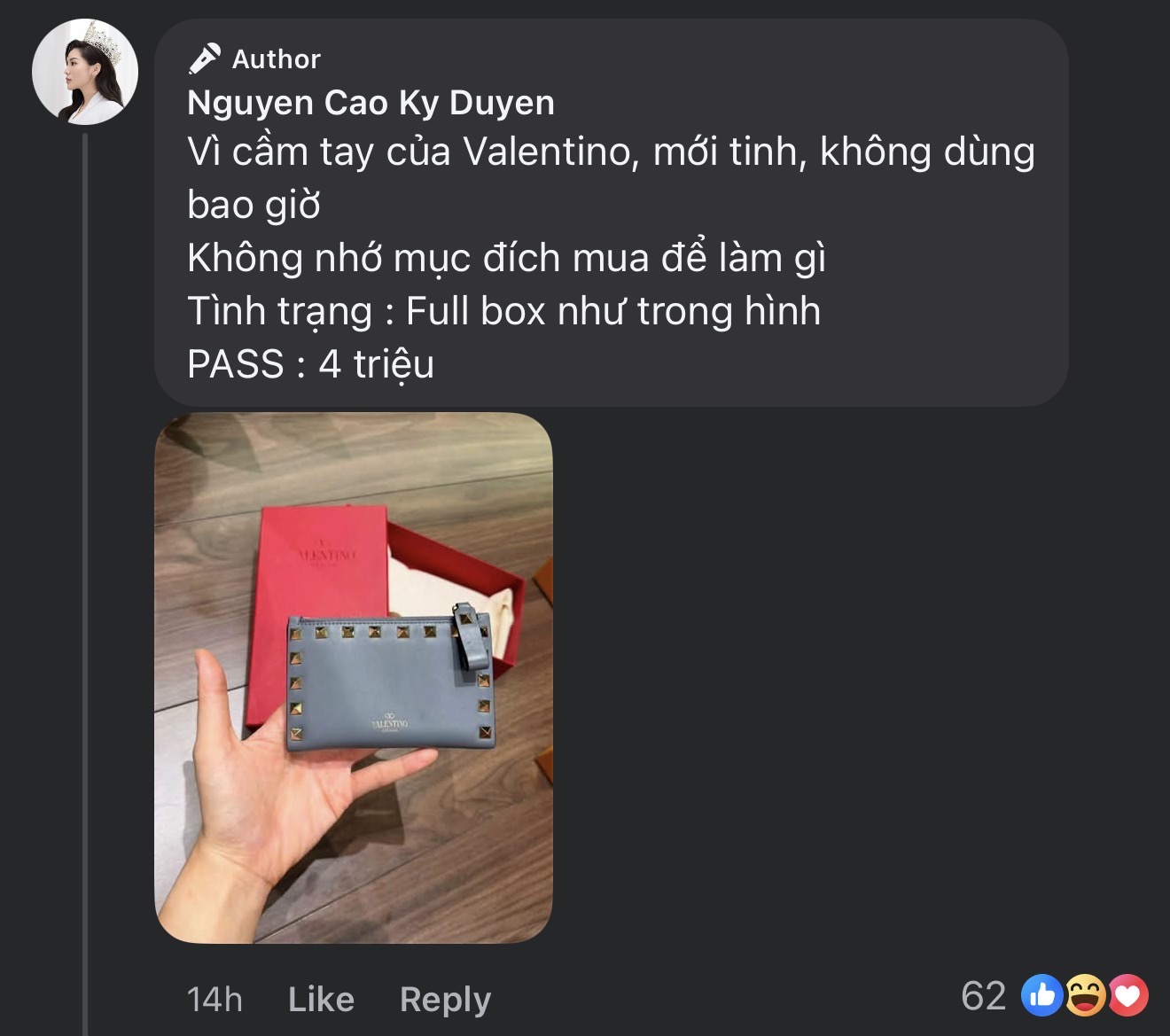 Một chiếc ví Valentino mới tinh mà nàng hậu không nhớ đã từng mua, được rao bán với giá 4 triệu - là con số vừa tầm theo nhiều netizen nhận xét, nhưng công bằng mà nói thiết kế này có phần khá lỗi thời.