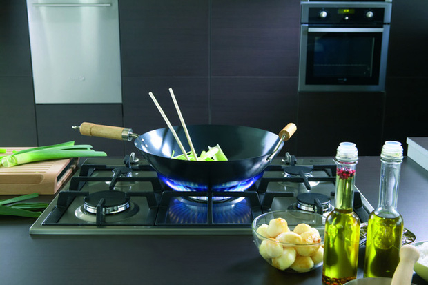 Bếp gas và bếp từ: Loại nào đáng mua hơn?